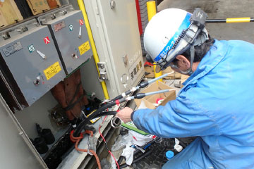 地中線用高圧開閉器の据付、電力ケーブルの布設・接続工事